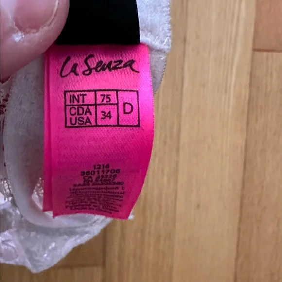 Bra Bundle 34D - Picture 5 of 10